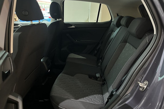 Volkswagen T-Cross 7 of 9
