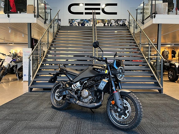 Husqvarna Svartpilen 401 Nyservad