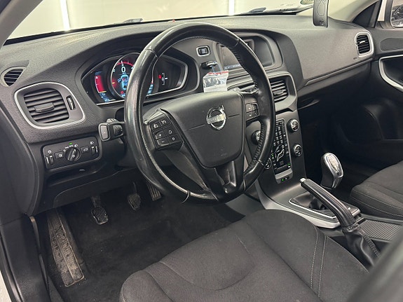 Volvo V40 7 of 15