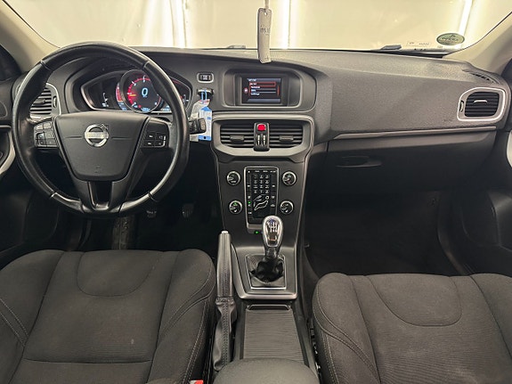 Volvo V40 10 of 15
