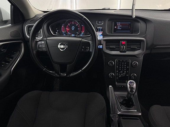 Volvo V40 11 of 15