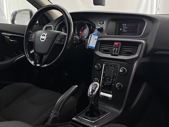 Volvo V40 12 of 15