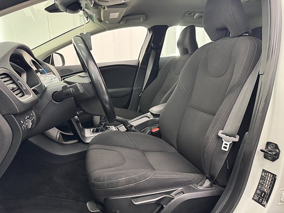 Volvo V40 8 of 15