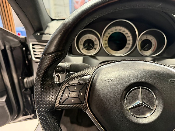 Mercedes-Benz E220 11 of 25