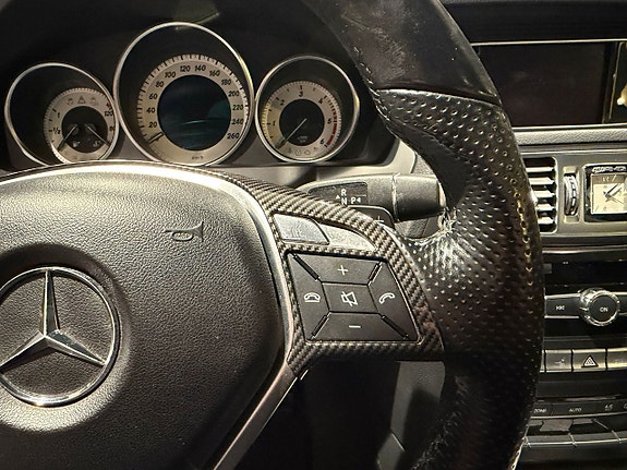 Mercedes-Benz E220 12 of 25