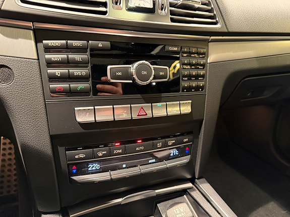 Mercedes-Benz E220 16 of 25