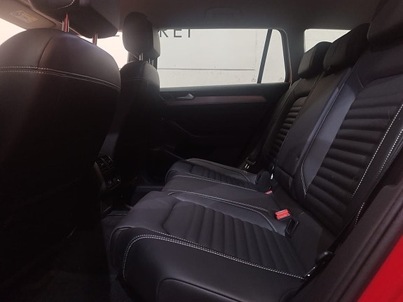 Volkswagen Passat 9 of 12