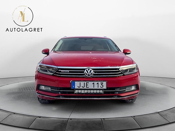Volkswagen Passat 2 of 5