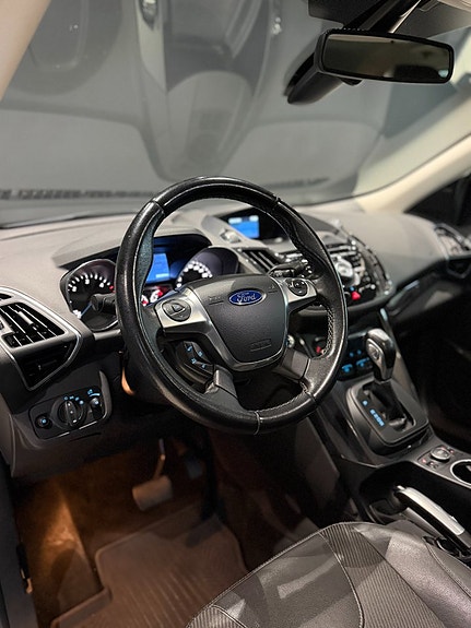Ford Kuga 11 of 14