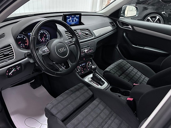 Audi Q3 13 of 27