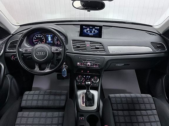 Audi Q3 12 of 27