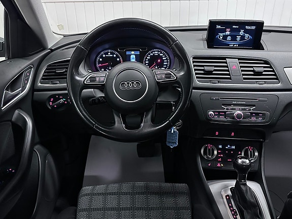 Audi Q3 18 of 27