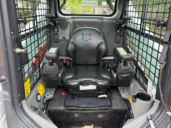 Kompaktlastare BOBCAT T590 9 of 10