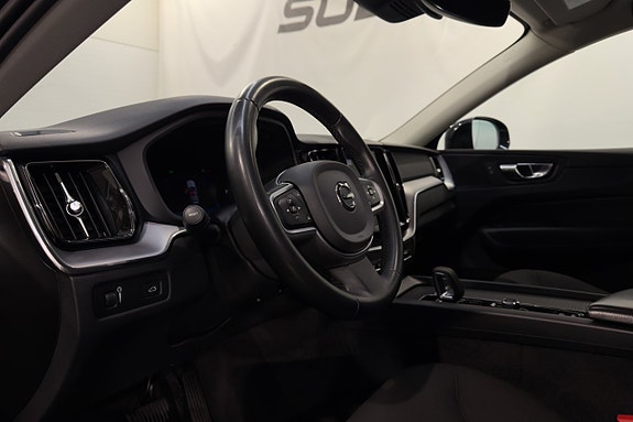 Volvo XC60 10 of 27