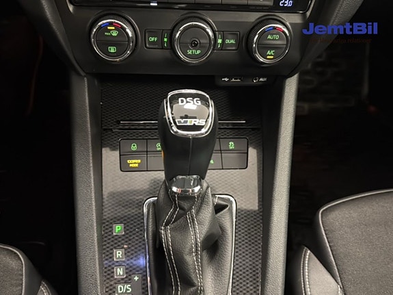 Skoda Octavia 12 of 16