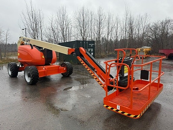 JLG 600AJ Vikbomslift – 20,4 m – 4x4 – Nybesiktigad – 2015 2 of 5