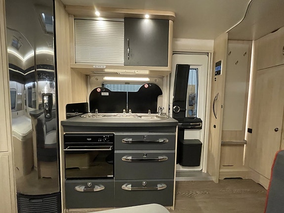 Hobby 560 KMFE De Luxe Edition Alde 11 of 16