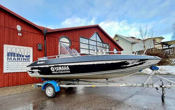Buster L Yamaha F50 2006 Yamaha Pro Fishing 80 km båttrailer