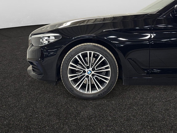 BMW 520d 4 of 5
