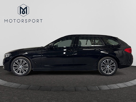BMW 520d 3 of 5