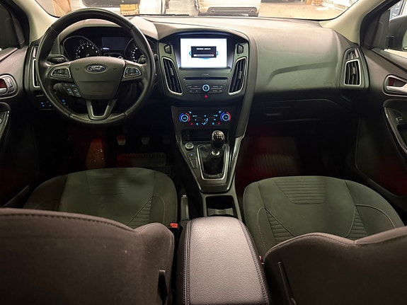 Ford Focus 8 of 15