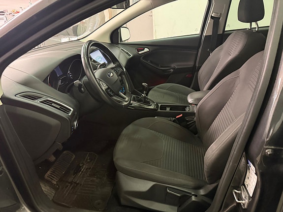 Ford Focus 7 of 15