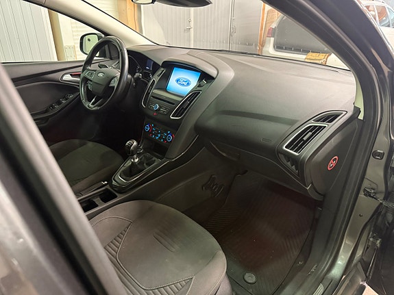 Ford Focus 15 of 15