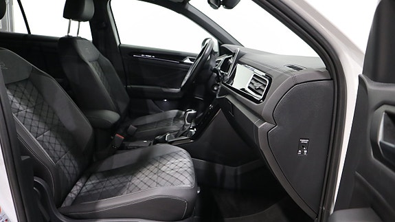 Volkswagen T-Roc 6 of 16