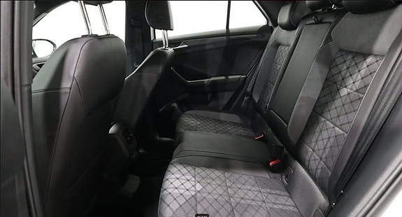 Volkswagen T-Roc 4 of 5