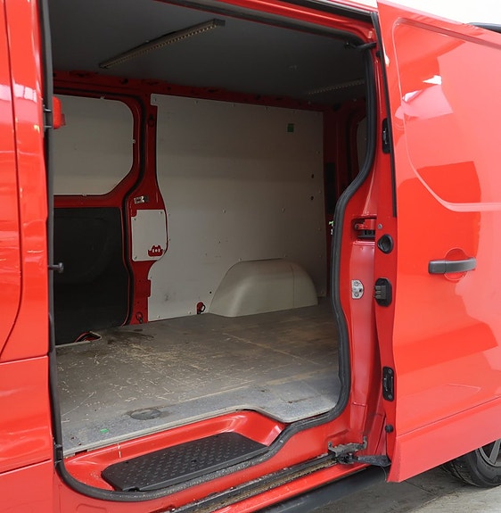 Opel Vivaro 13 of 21