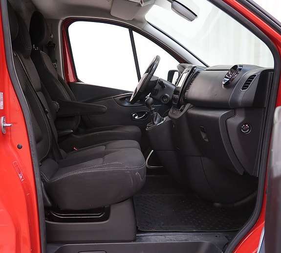 Opel Vivaro 16 of 21