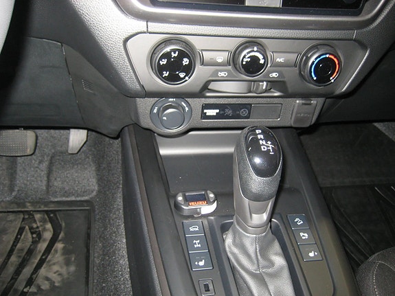 Isuzu D-max 7 of 9