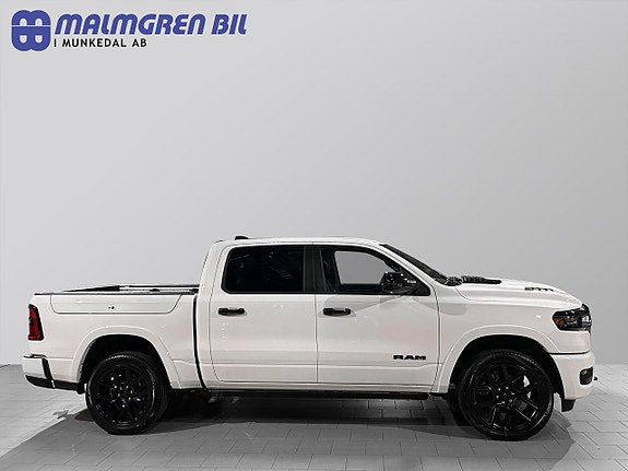 Dodge RAM 1500 2 of 5