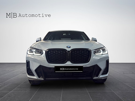 BMW X4 2 of 5