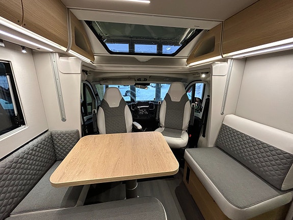 Adria Matrix 670 SL 60 Y /B-körkort/Taksäng/Automat/5 bältad 19 of 27