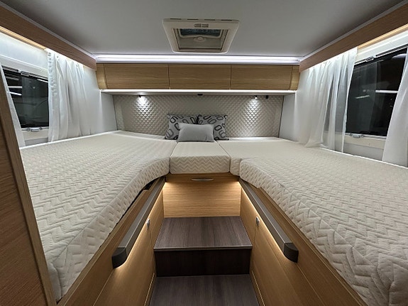 Adria Matrix 670 SL 60 Y /B-körkort/Taksäng/Automat/5 bältad 10 of 27