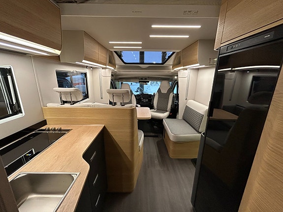 Adria Matrix 670 SL 60 Y /B-körkort/Taksäng/Automat/5 bältad 14 of 27