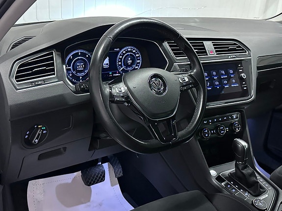 Volkswagen Tiguan 17 of 26