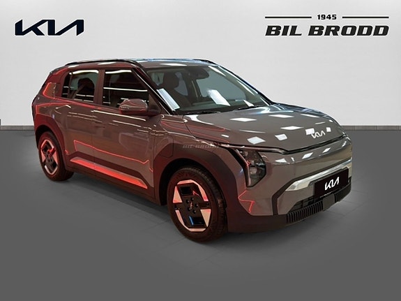 Kia EV3 3 of 5