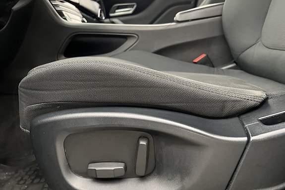 Jaguar F-PACE 25 of 27