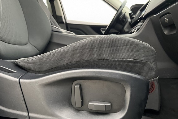 Jaguar F-PACE 8 of 27