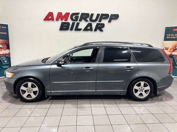 Volvo V50 4 of 17