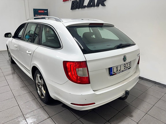 Skoda Superb 15 of 17