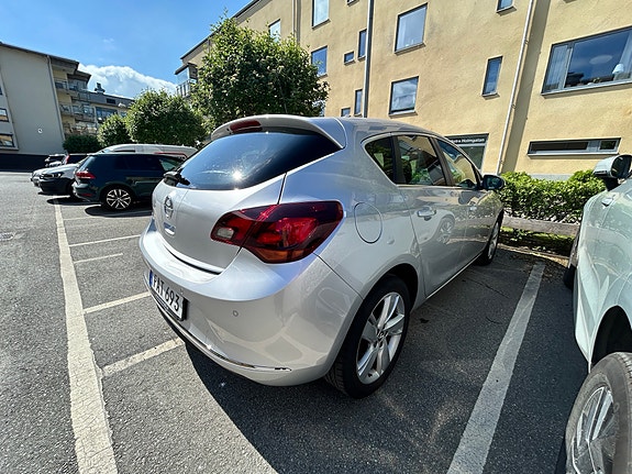 Opel Astra 4 of 5