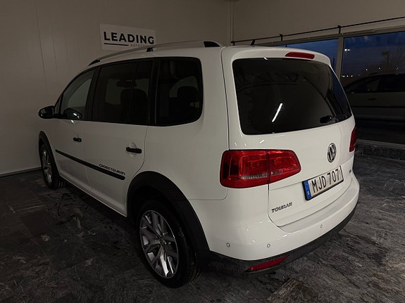 Volkswagen CrossTouran 2 of 5