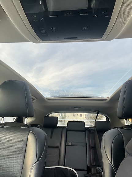Lexus NX300h 8 of 13