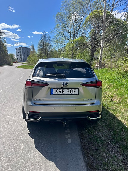 Lexus NX300h 5 of 13