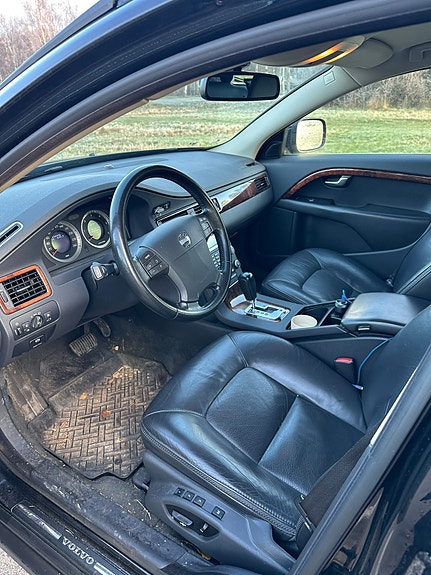 Volvo XC70 8 of 8