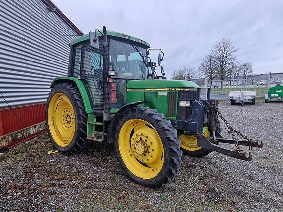John Deere 6210