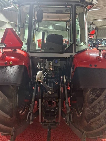 Massey Ferguson 5S.145 4 of 5